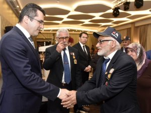 Vali Memiş’ten Şehit Ailelerine İftar
