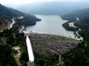 Barajlar Taşma Noktasına Geldi Kapakları Açıldı