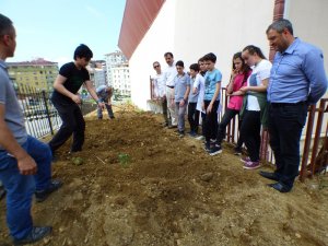 Okullara Hobi Bahçeleri Oluşturulmaya Devam Ediyor
