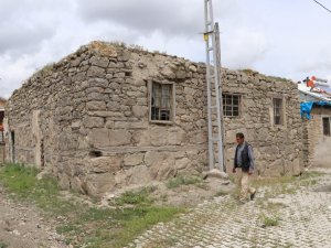 140 Yıllık Cami İlgisizlik Yüzünden Harabeye Döndü