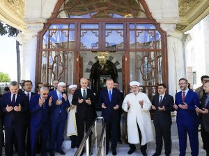 Fatih Sultan Mehmet Han Türbesi Açıldı
