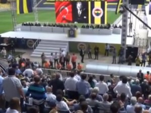 Fenerbahçe Kongresi’nde Gerginlik