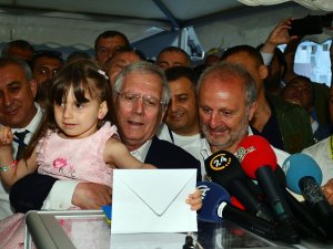 Aziz Yıldırım Ve Ali Koç Oylarını Kullandı