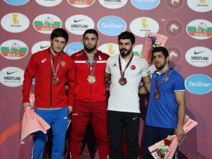 Milli Güreşçilerimizden 2 Gümüş, 1 Bronz Madalya