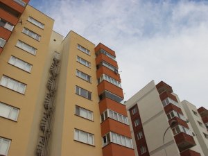 8. Kattan Düşen Genç Kız Hayatını Kaybetti