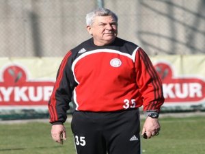 Çaykur Rize Eski Teknik Direktörü Ümit Kayıhan Yaşamını Yitirdi