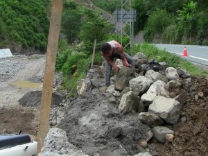 Ekmeklerini Taştan Çıkartıyorlar