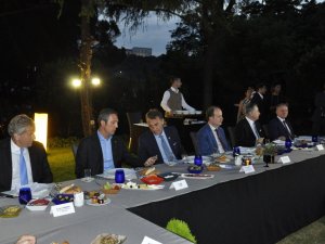 3 Büyüklerin Başkanları İftarda Buluştu