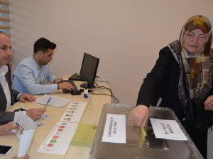 Doğu Karadenizli Gurbetçiler Trabzon Havalimanı’nda Oy Kullanmaya Başladı