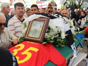 Ümit Kayıhan Son Yolculuğuna Uğurlandı