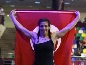 Zeynep Yetgil’den Altın Madalya