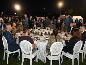Erdoğan, Mehmetçik İle İftar Yaptı