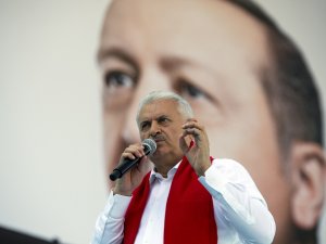 "Bu Seçim Yapım Ekibi İle Yıkım Ekibi Arasında Yapılıyor"