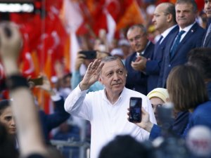 “Bay Kemal Görüyor Musun Bunlar Yan Gelip Yatarak Olmadı”