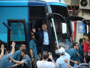 Cumhurbaşkanı Erdoğan Bursa’da Halkı Selamladı