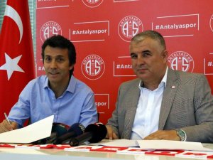 Antalyaspor İle 1+1 Yıllık Sözleşme İmzaladı