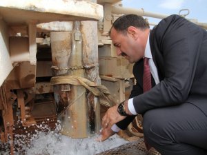 45 Derece Sıcaklıkta Jeotermal Su Fışkırdı