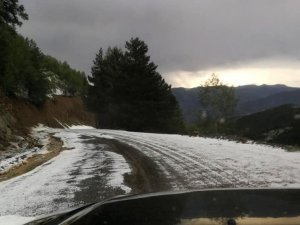 Gümüşhane’yi Yağmur Ve Dolu Vurdu