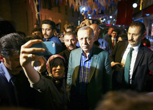 Cumhurbaşkanı Erdoğan, Rize'den Öz Çekimle Uğurlandı