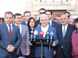 Bayram Namazını Memleketinde Kıldı