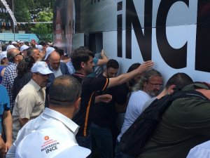 İnce’nin Otobüsü Çamura Saplandı