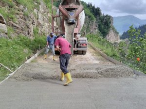 Gümüşhane’de En Uzak Köyün Yolu Da Betonla Kaplandı
