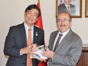 Japonya’nın Türkiye Büyükelçisi Miyajima Trabzon’da Ziyaretlerde Bulunuyor