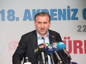Bakan Bak, Millilere Başarılar Diledi