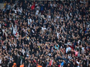 Beşiktaş Taraftarı Transfer Mesaisine Başladı