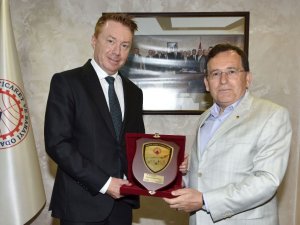 Avustralya’nın Türkiye Büyükelçisi Brown Trabzon’da