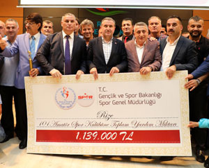 Rize'de Amatör Spor Kulüplerine 1 Milyon 139 Bin Lira Yardım Yapıldı