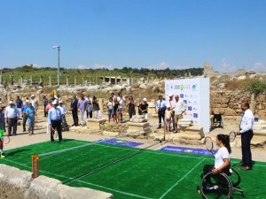 2700 Yıllık Tarihi Perge’nin Surları Arasında İlk Tenis Maçı