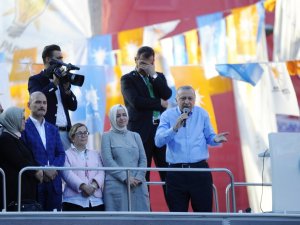 Erbakan Hoca Mezardan Çıkıp Gelse, İlk Bunları Mezara Gömer”