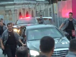 Erdoğan, Eyüp Sultan Türbesini Ziyaret Etti