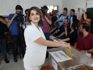Başak Demirtaş Oyunu Kullandı
