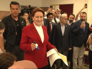 Meral Akşener Sandığa İstanbul’da Gitti