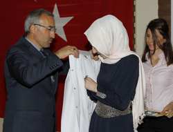 RTEÜ'de Öğrenciler Önlüklerini Giydi