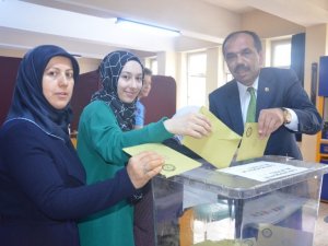 Ak Parti Trabzon Milletvekili Adayları Oylarını Kullandı
