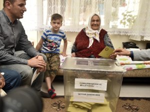 Gümüşhane’de Seyyar Sandıkta 38 Kişi Oy Kullandı