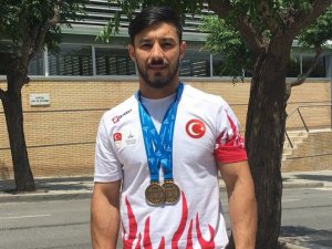 Daniyar İsmayilov’dan İki Altın Madalya