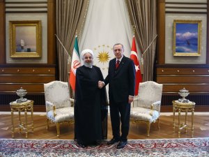 Ruhani’den Erdoğan’a Kutlama Telefonu