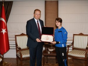 Sportif Fair Play Davranış Dalında 2017 Türkiye Olimpiyat Komitesi Fair Play Kutlama Mektubu’na Layık Görüldüler