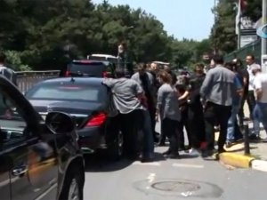 Erdoğan Kendisini Bekleyen Vatandaşlarla Sohbet Etti