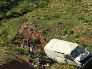 Eğribel Geçidi’nde Trafik Kazası: 2 Yaralı