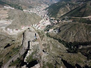 Efsaneleri İle Ünlü Canca Kalesinde Bir Dönem Aydınlanıyor