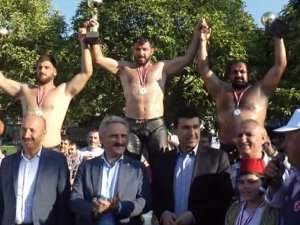 Sultangazi’de Başpehlivanı Abdullah Güngör Oldu