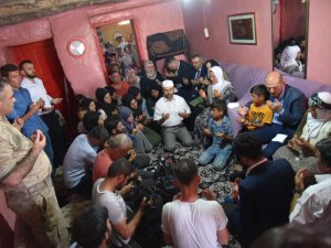 Soylu’dan O Bakkalın Ailesine Taziye Ziyareti