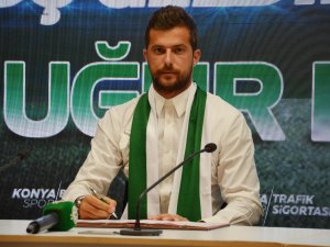 Uğur Demirok Atiker Konyaspor’da
