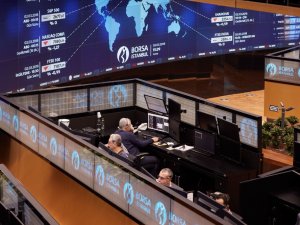 Borsa İlk Yarıda Yükseldi