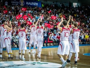 A Milli Erkek Basketbol Takımı 1 Basamak Yükseldi